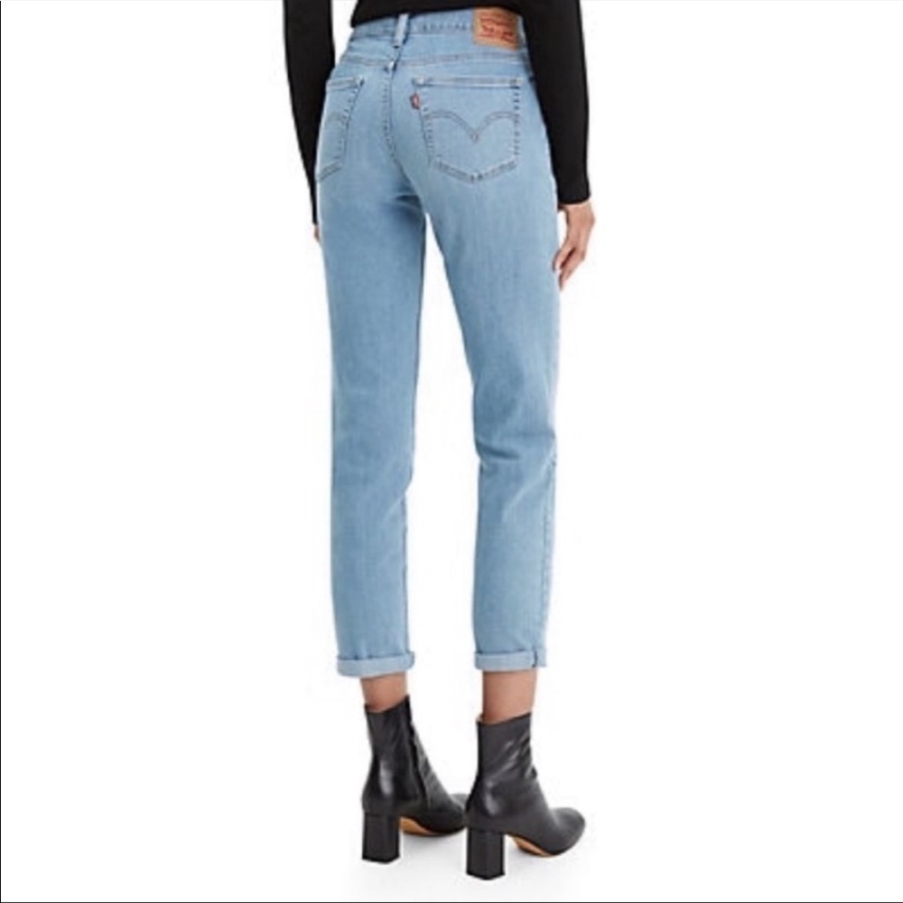 NWT Levi's Boyfriend Oahu Lights Jeans size 32 Mid rise Tapered leg Hypersoft
